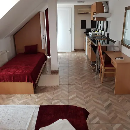 Eva Panzio Bed & Breakfast *